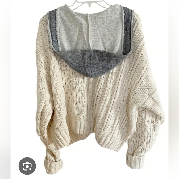 Elan Cream V-Neck Cable Knit Sweater EUC Medium Oversized PTP 27 - Picture 5 of 7